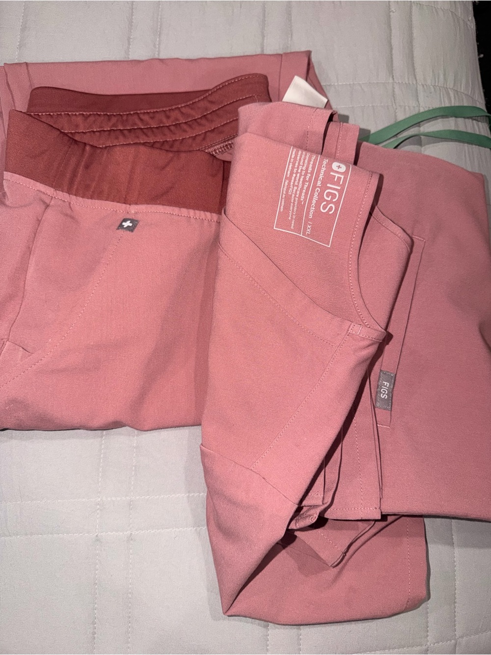 Figs Mauve Set